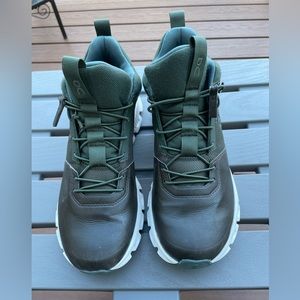 On Cloud Hi waterproof dark green size 7
